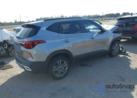 2021 Kia Seltos S z USA, uszkodzony, nr VIN KNDEUCAA8M7175466